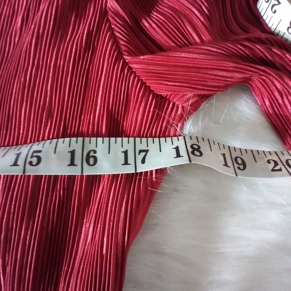 Connected red layered dress - Picture 4 of 9